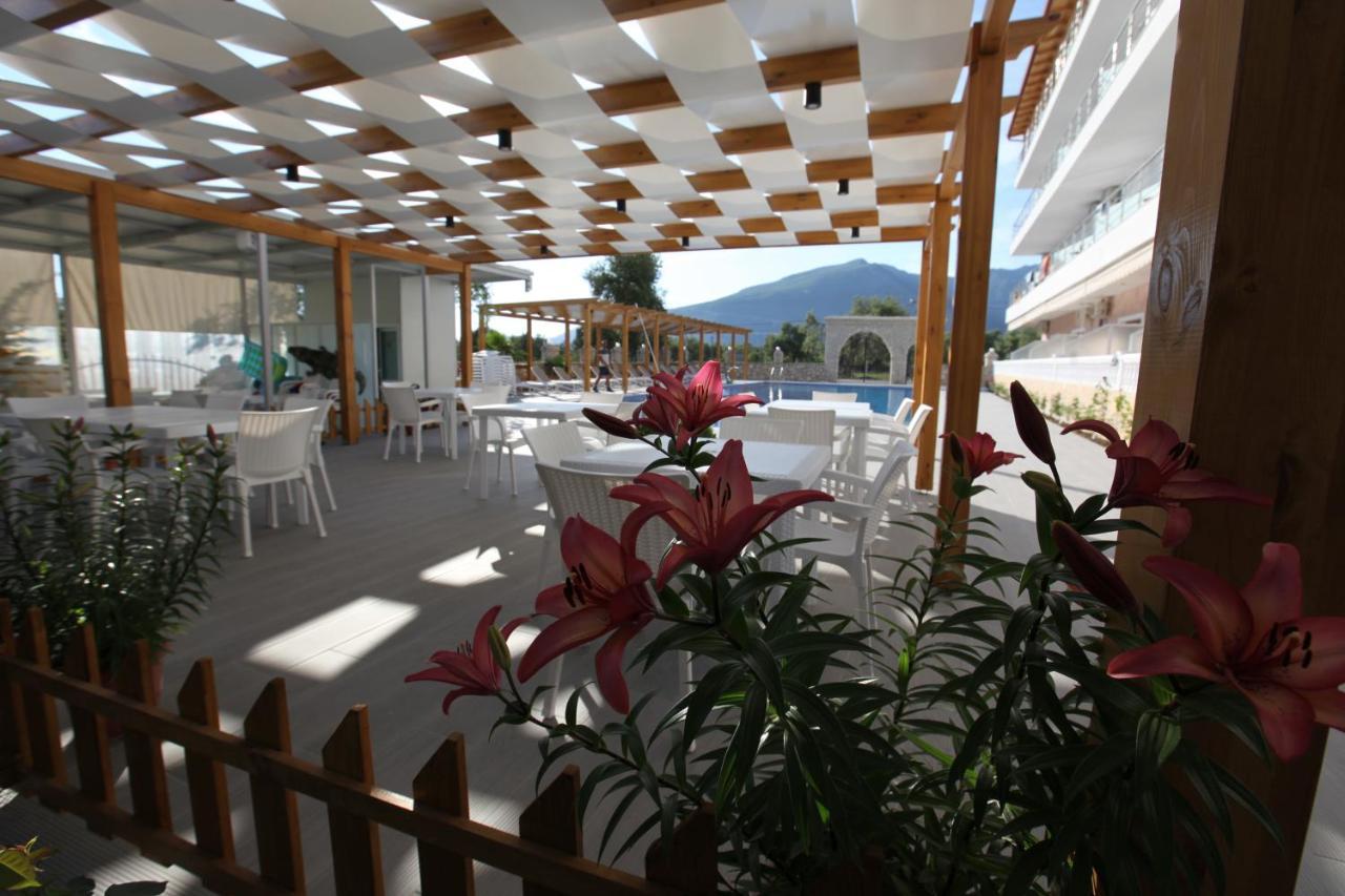 Hotel Riviera Borsh Exterior foto