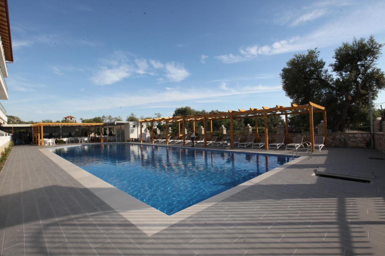 Hotel Riviera Borsh Exterior foto