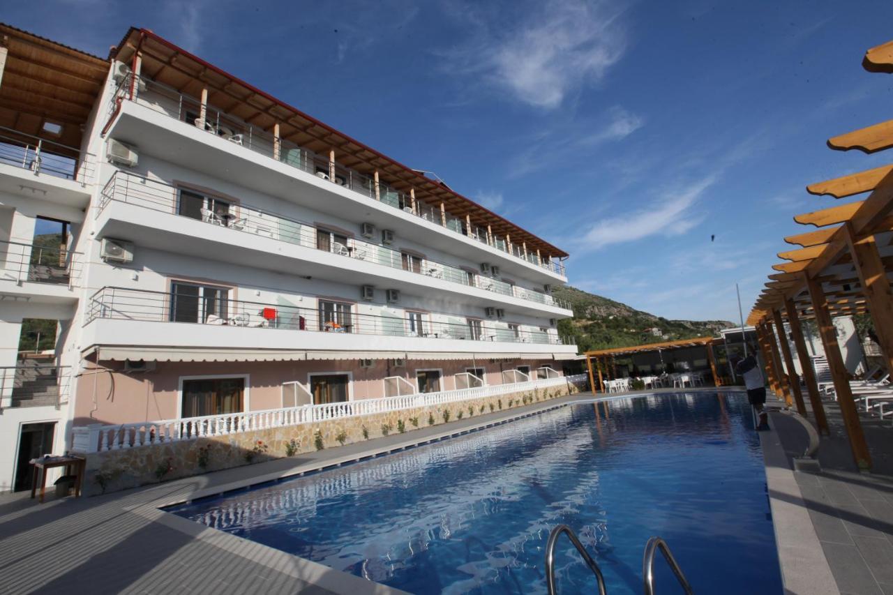 Hotel Riviera Borsh Exterior foto
