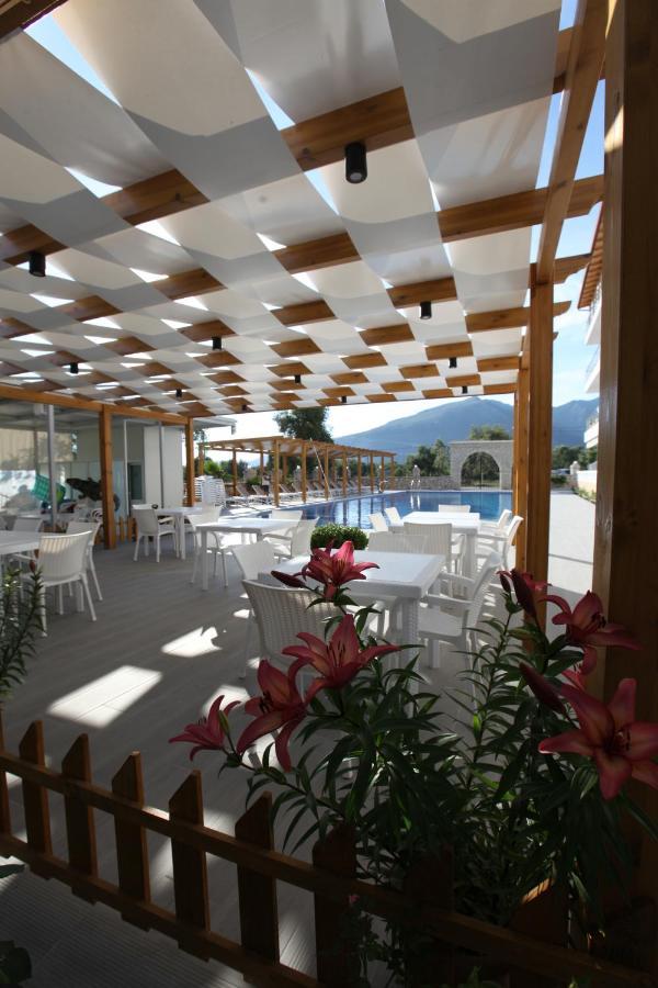 Hotel Riviera Borsh Exterior foto