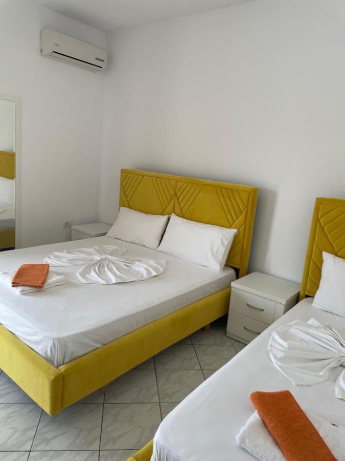 Hotel Riviera Borsh Exterior foto